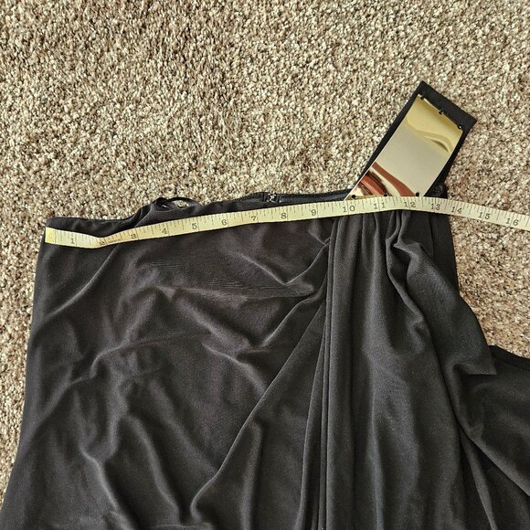 Le Chateau One-Shoulder Black Dress - Picture 3 of 9